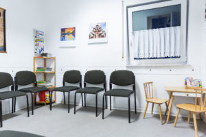 Wartezimmer in Steinfeld - Hausarzt Dr. Brack