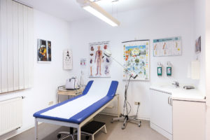 Behandlungsraum in Steinfeld - Hausarzt Dr. Brack